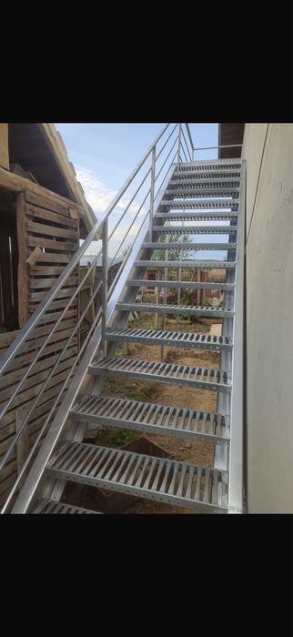 Scari metalice la orice dimensiune