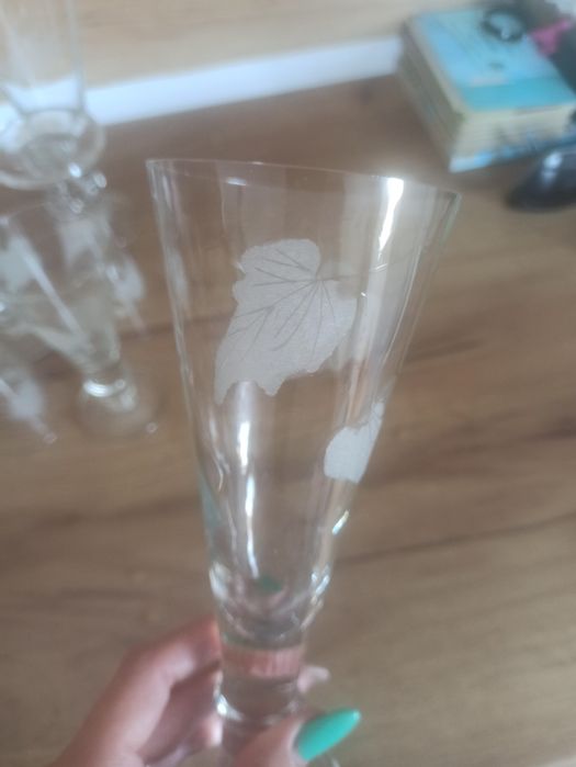 Красив комплект стъклени чаши