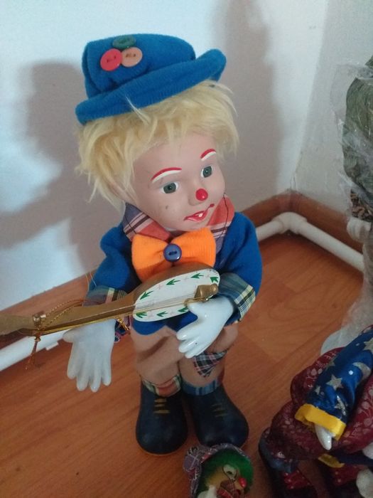 Păpuși clovni/arlechini din porțelan.