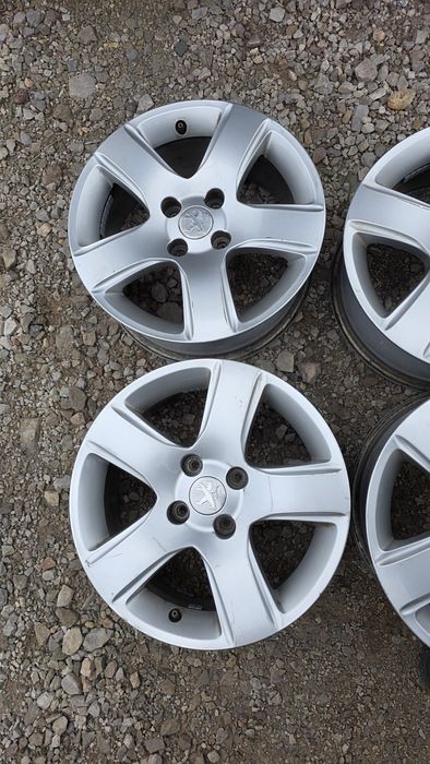 Оригинални 16" Peugeot 4x108 7j ET32