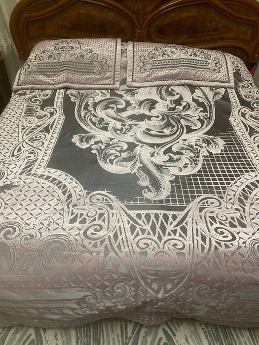 Срочно продается новое покрывало с навалочкой Анна Карин