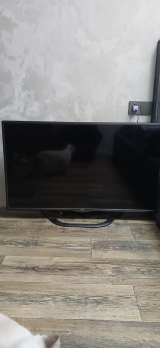 Телевизор LG  в хорошем состоянии