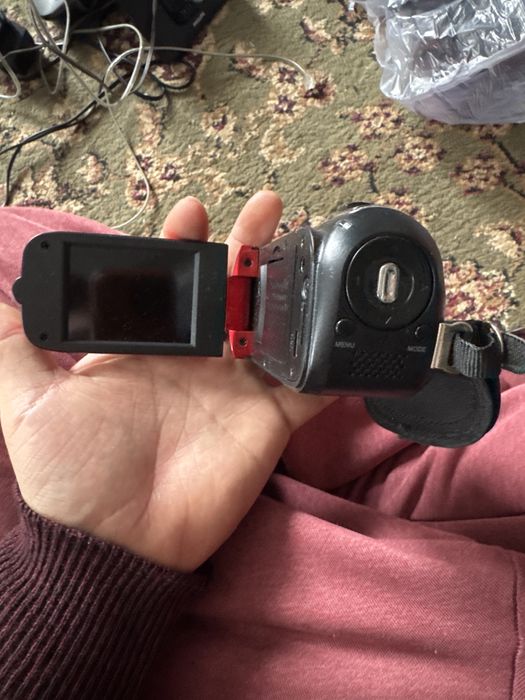 Продам старую видеокамеру