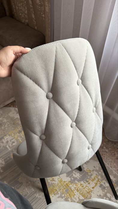 Маникюрный стол со стульями