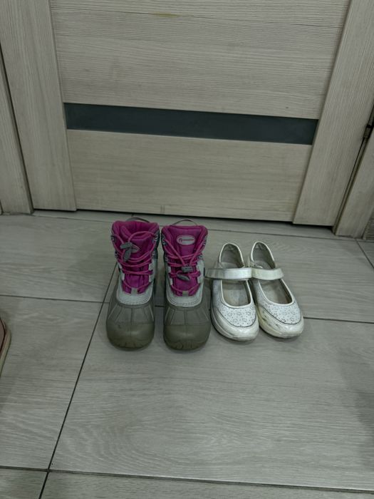 Ботинки для девочки, и туфельки белые