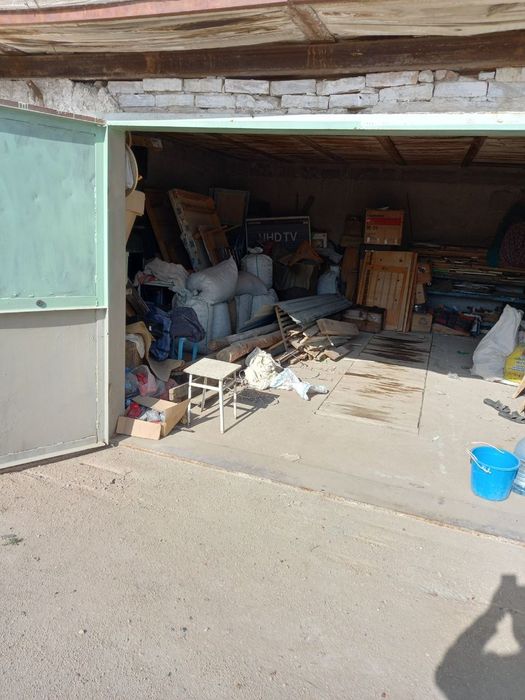 Гараж сотилади автобазани олдида