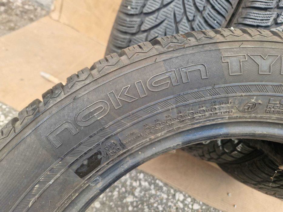 4 Nokian R17 215/60
Зимни гуми 
DOT3618