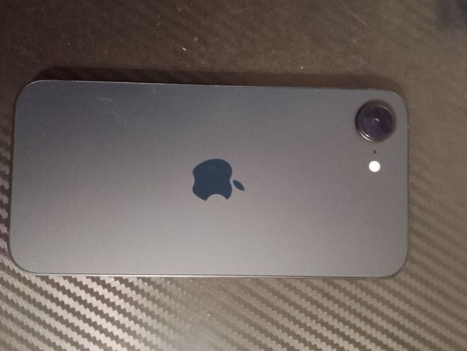 Продам Iphone 16e 128 гб