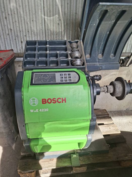 Баланс машина за гуми Bosch WBE 4230