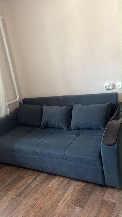 Продам диван в хорошем состяний