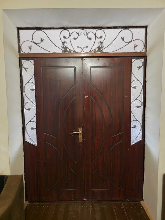 Temir eshik yangi sotiladi