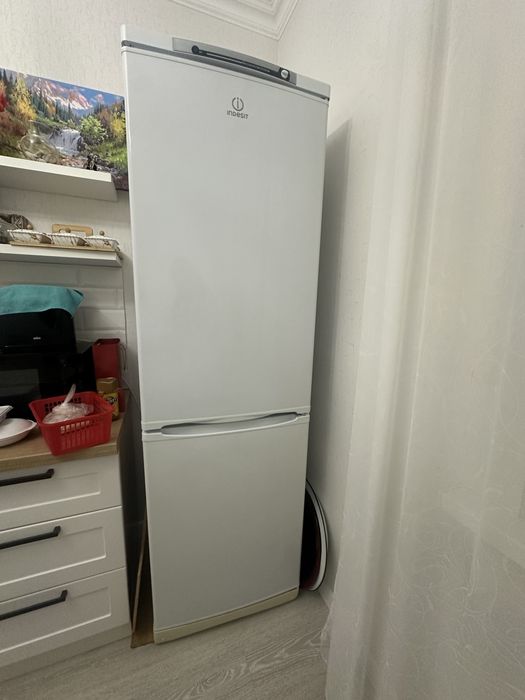 Холодильник indesit Б/У