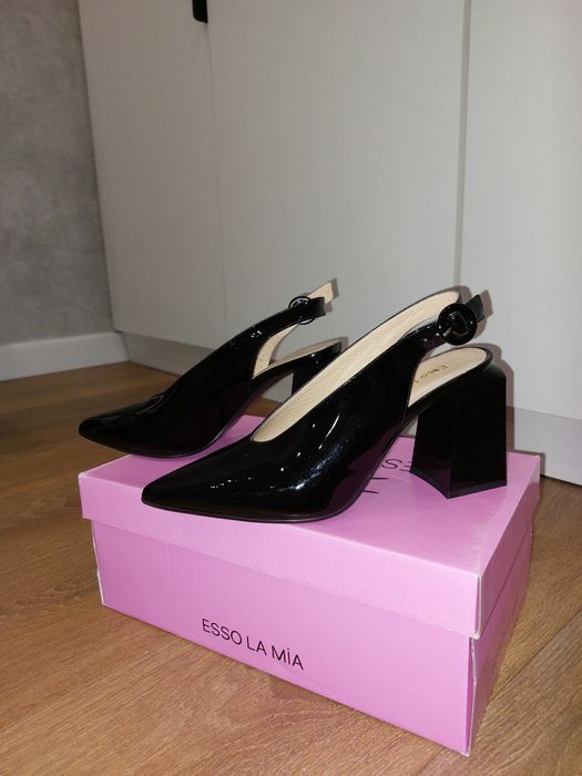 Туфли с открытой пяткой