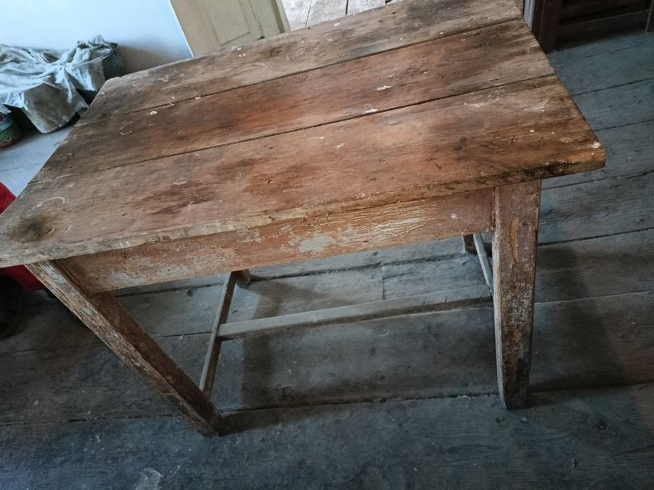 Продается Стол кухонный