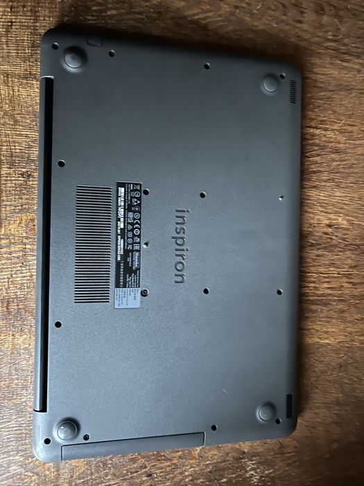 Vând laptop Dell