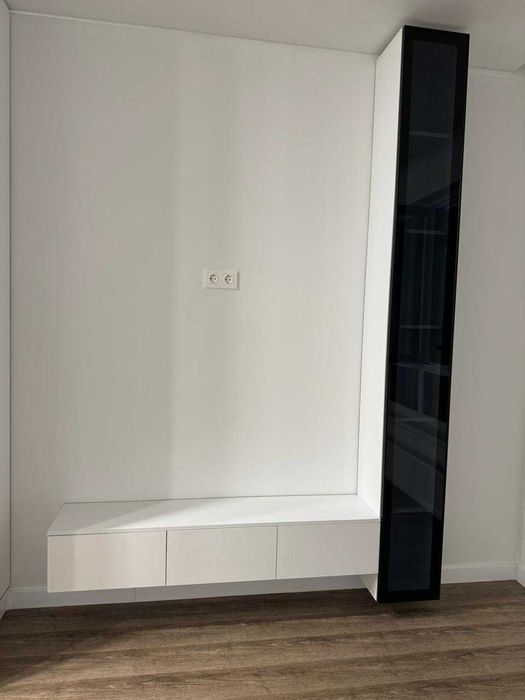 Продается тв зона новая