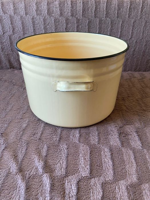 Большая кастрюля под мясо