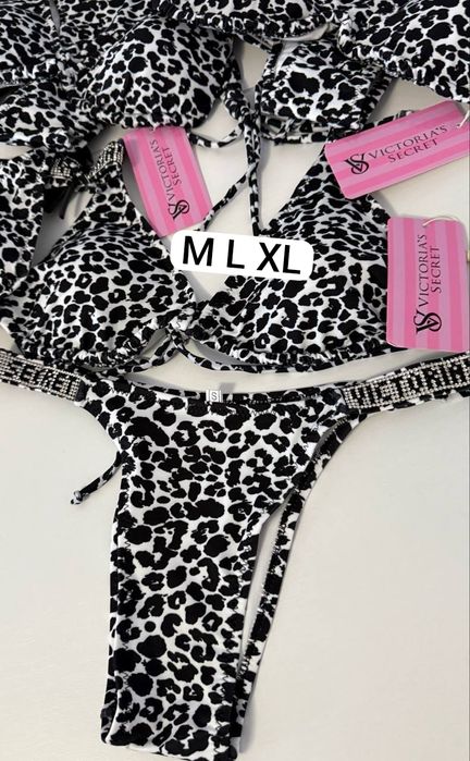 Costum de baie, pe stoc, la reducere