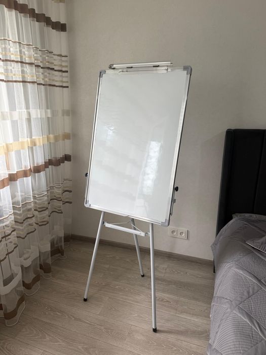 Продаю Флипчарт доску