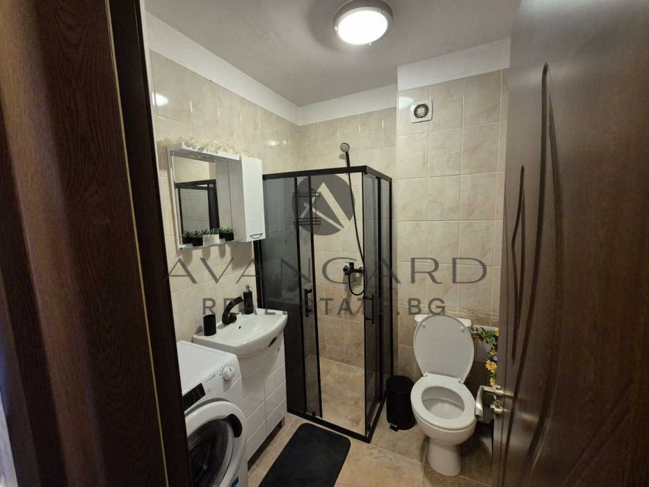 Продава се Тристаен апартамент в Пловдив, Младежки Хълм - 75 кв.м за 1800 €/кв.м - Снимка #12