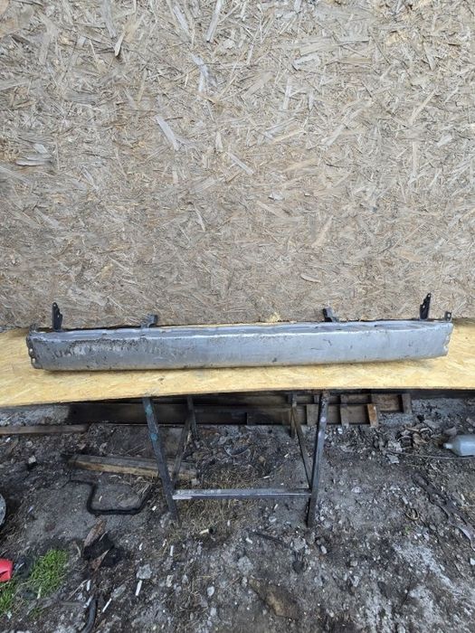 Бампер задний середина Тойота Сюрф 185 Hilux Surf