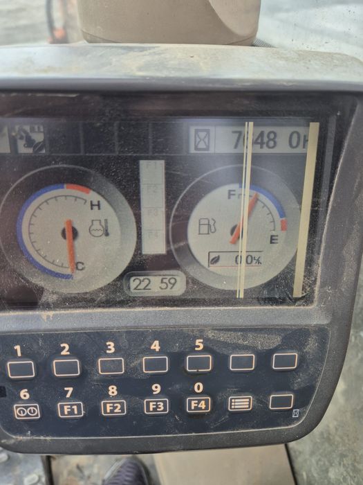 Vand excavator Hitaki 8,5 tone