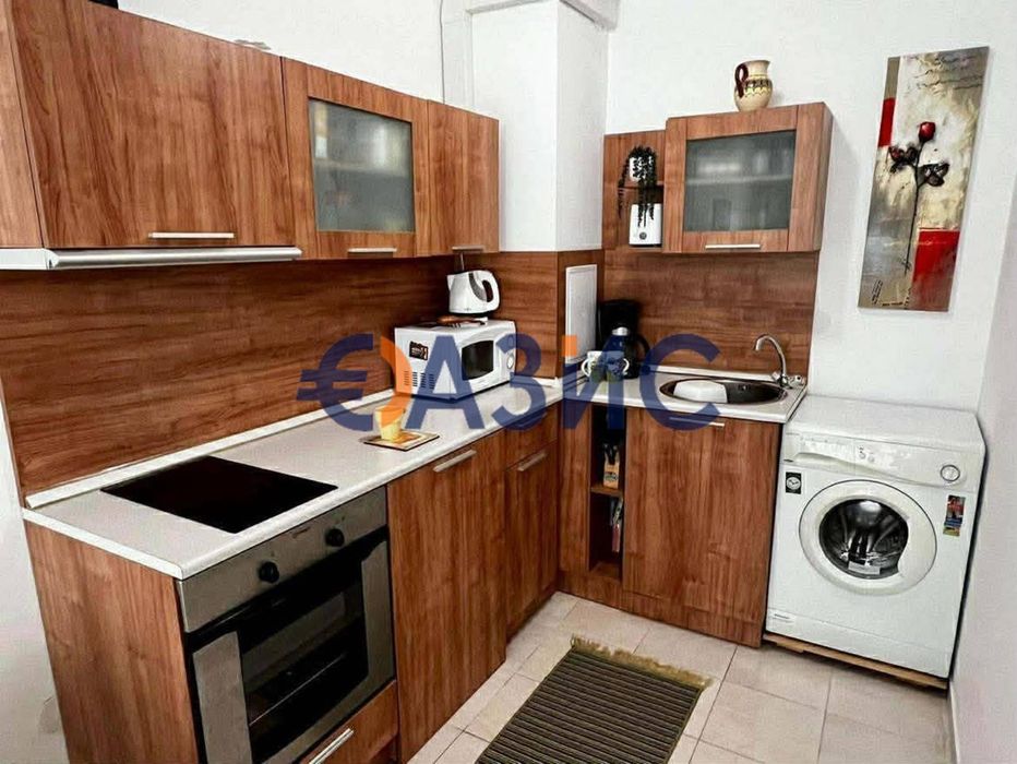 Продава се Двустаен апартамент в к.к. Слънчев бряг - 51 кв.м за 745 €/кв.м - Снимка #2
