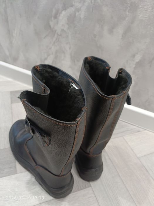 Продам рабочие зимние сапоги