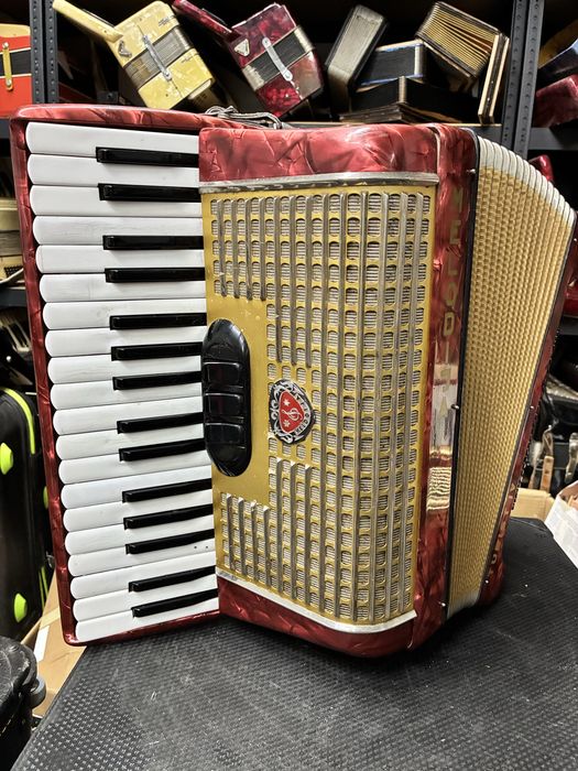 Acordeon Melojdia/Hohner cu 60 de basi