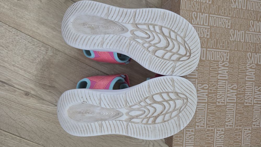 Sandale fete Skechers S-Lights, măr. 36 (23 cm)