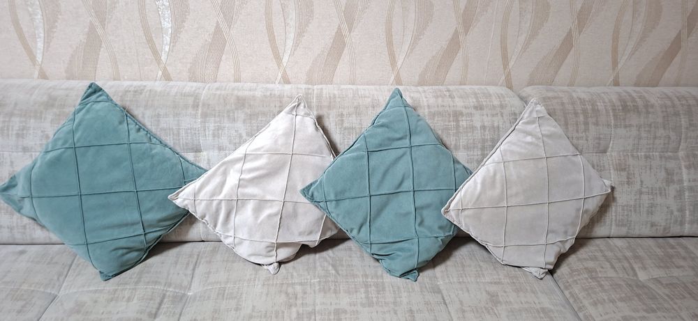 Продаётся подушки для декора  в отличном состоянии