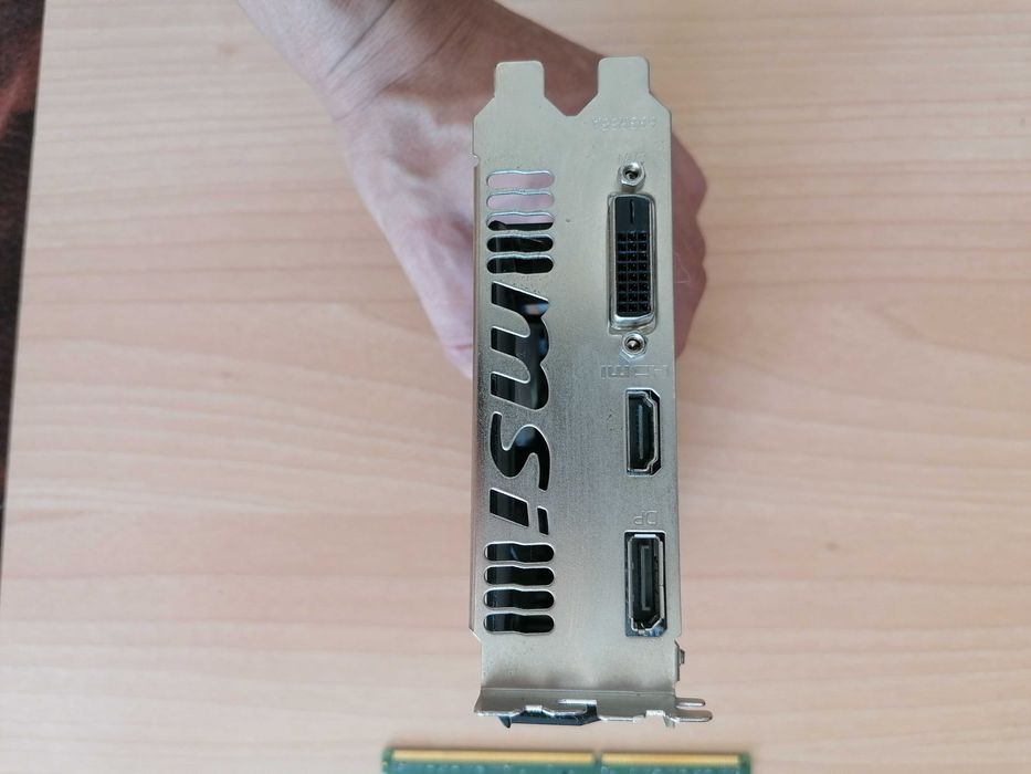 Radeon  RX 560 AERO ITX 4G OC