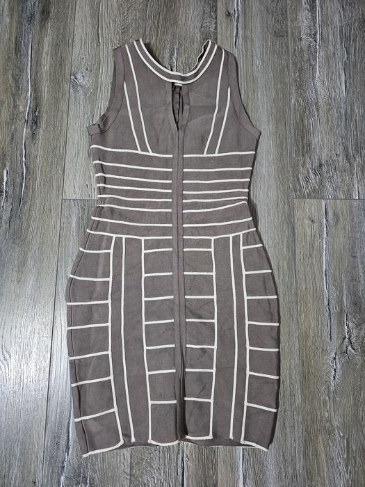 Rochie body-conturing