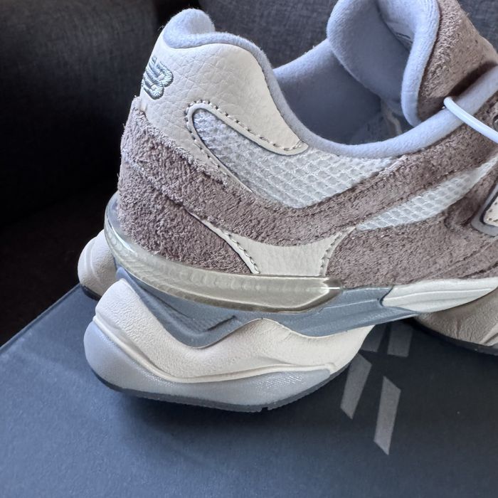 New Balance 9060 beige, mărime: 38