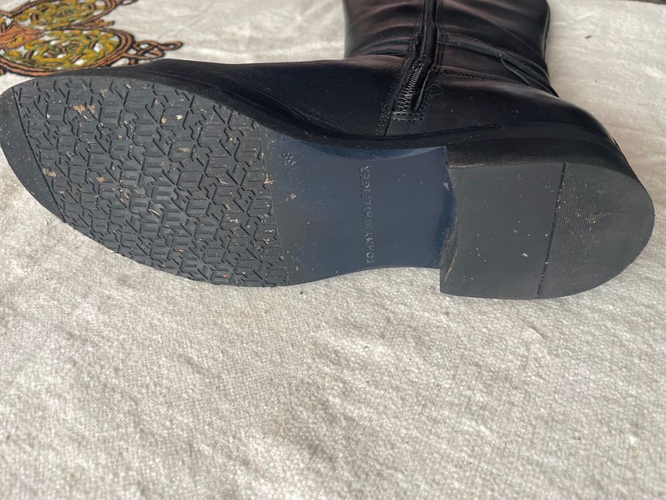 продавам офицерки Tommy Hilfiger