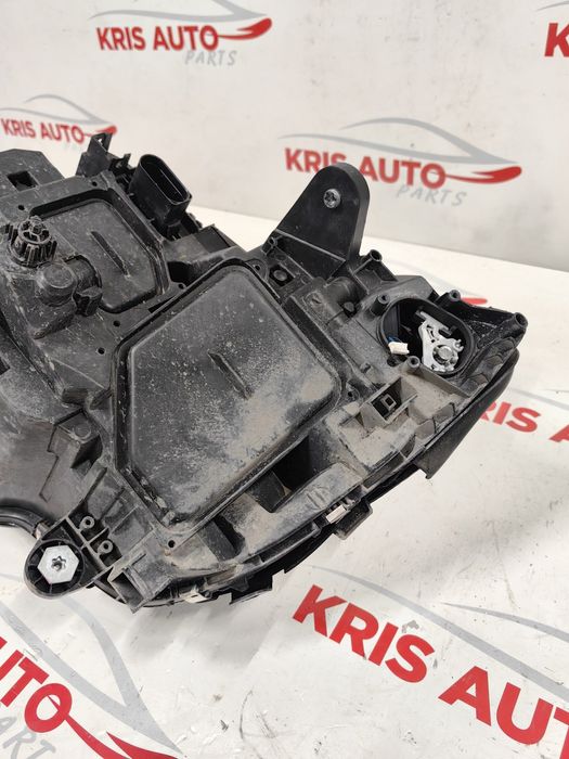 Десен фар Mercedes C Class 205 / Мерцедес Ц Класа 205