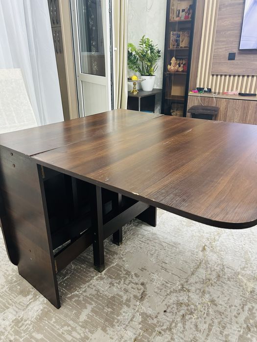 Стол книжка в отличном состояний