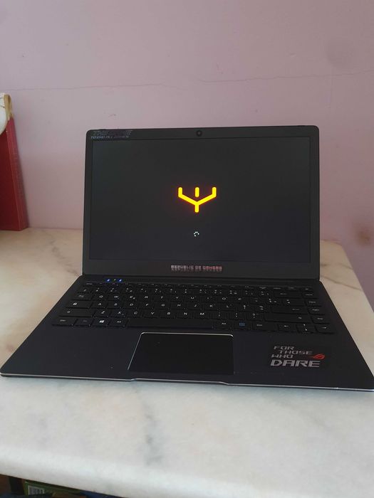 Laptop Unowhy Y13 – Ideal pentru Școală, Office și Navigare Net (Stare Excelentă)