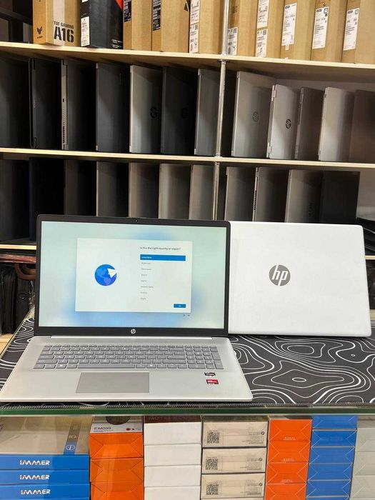 HP Laptop 17 AMD ryzen 5 7520U/8/512/Display 17'3 FHD IPS