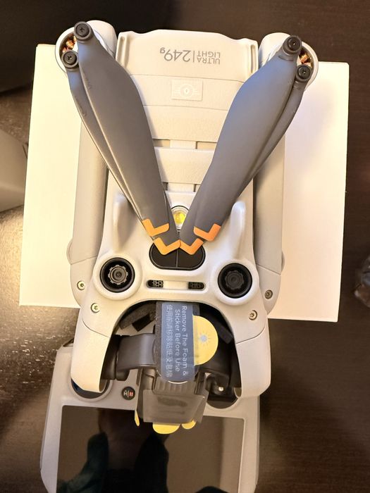 DJI Mini 4 Pro Fly More Combo - noua