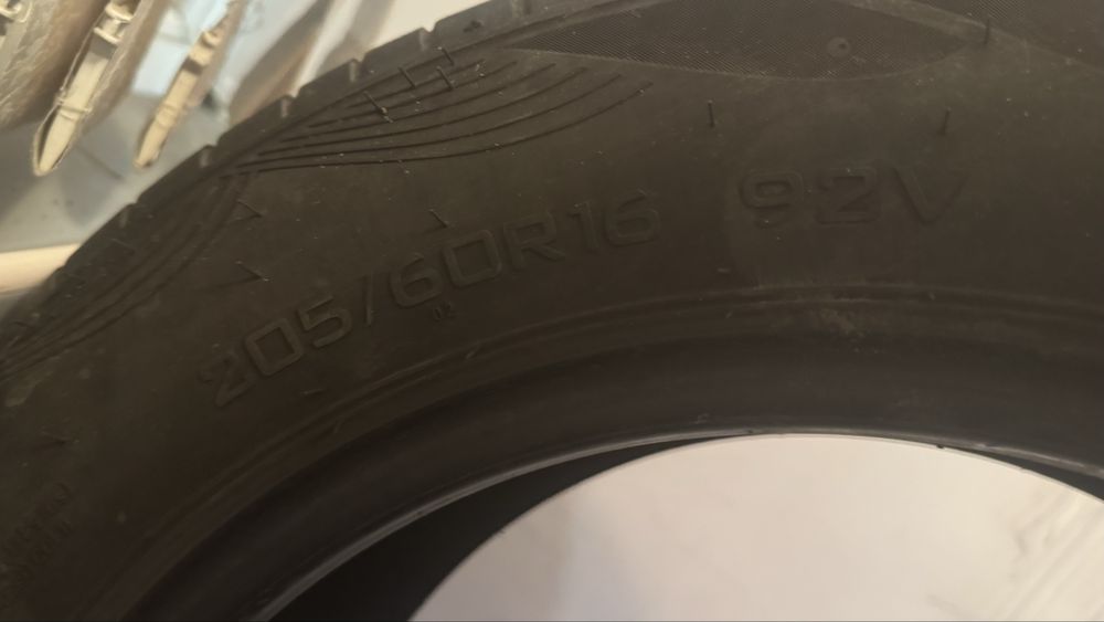 Шины почти новые б/у