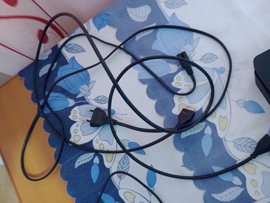 Playstation 4, 500gb + 1 joystick