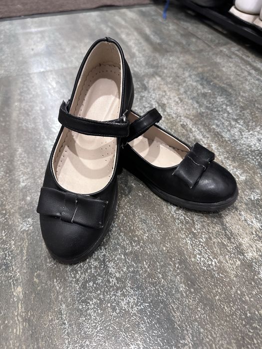 Продам туфельки в школу