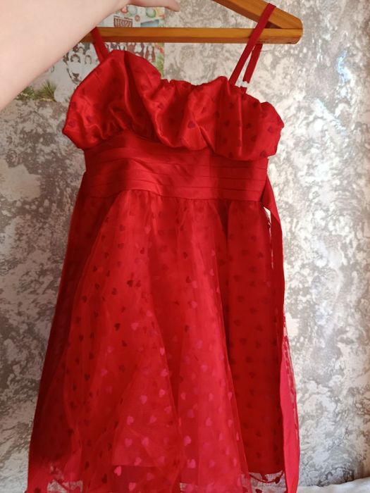 Продам платье детское на брительках 3-5 лет