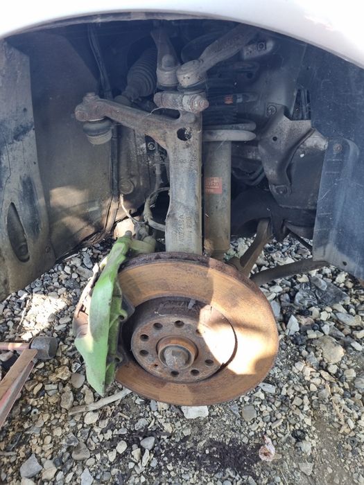 Предни Спирачни апарати за Ауди А6 Ц5 2.7 битурбо