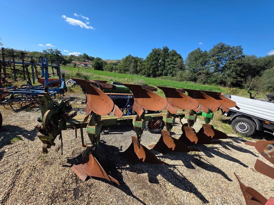 Plug 5 brazde reversibil hidraulic Gassner 5 trupițe plug 5 cormane