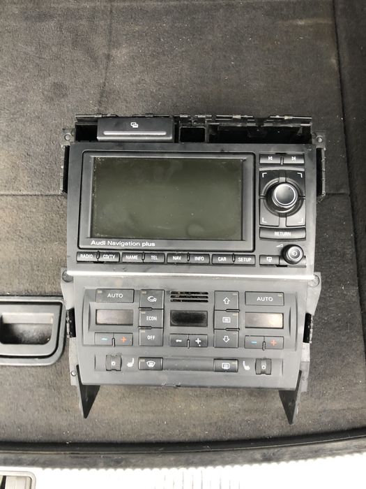 Vand navigatie rns audi cu panou de clima si cusca 2 din