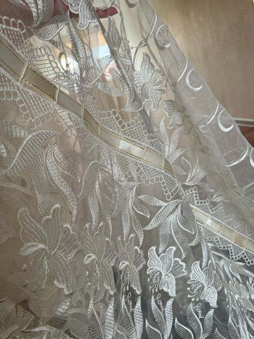 Продам тюль и 2 шторы