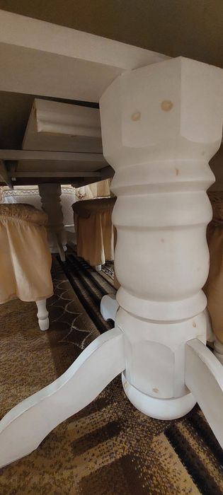 Стол со стульями