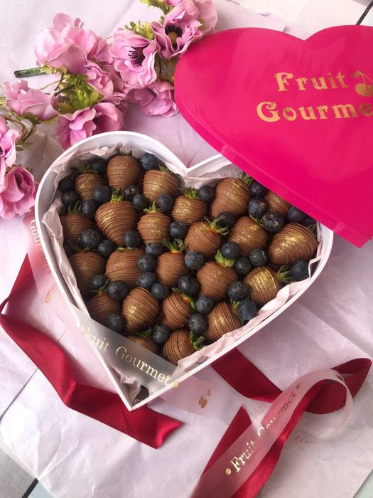 Клубника шоколад. Qulupnay shokolad. Подарки